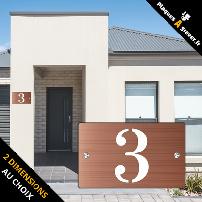 Plaque numéro de maison Premium S1 Mini cuivre sur fond blanc à fixer avec entretoises – découpe du numéro effet 3D – fabrication Plaques à Graver